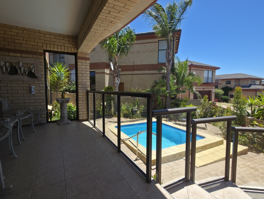 3 Bedroom Property for Sale in Wavecrest Eastern Cape